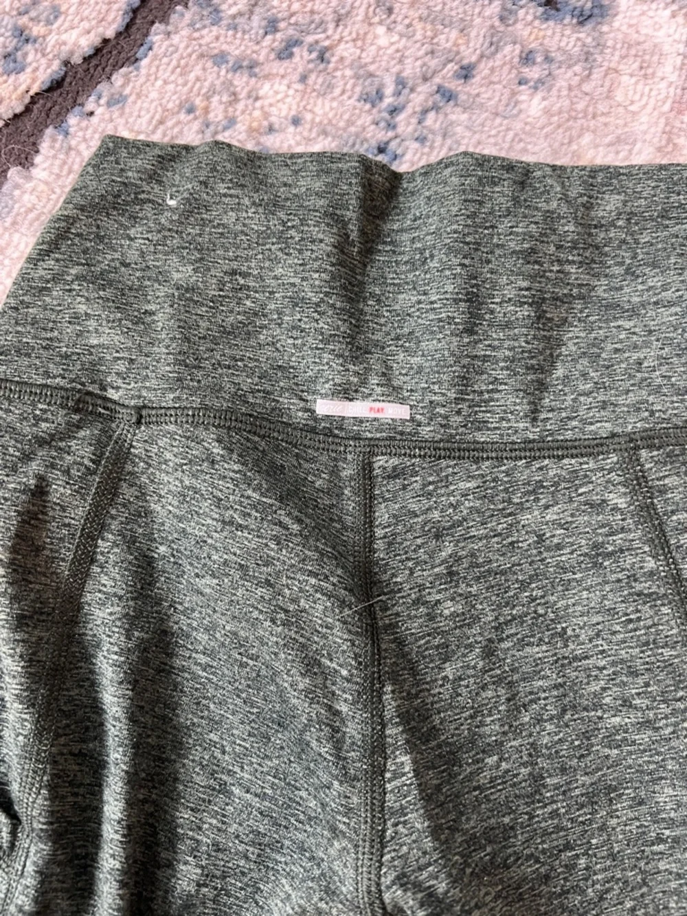 Aerie “Chill. Play. Move.” Leggings – XS (Dark Green) - Picture 4 of 5